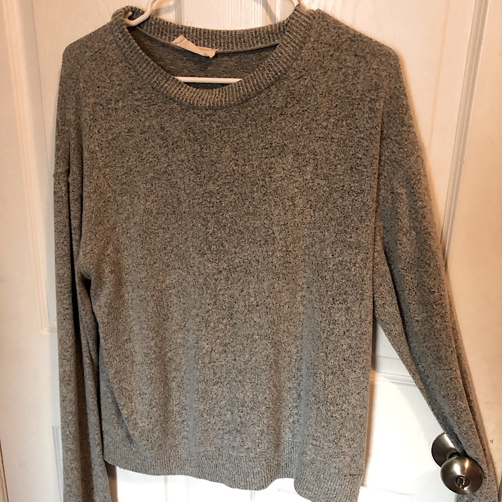 Long sleeve grey Marled lightweight sweater